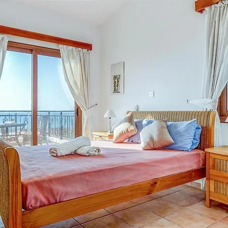 Вилла Argaka Beachfront Пафос