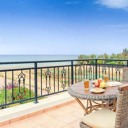 Вилла Argaka Beachfront Пафос